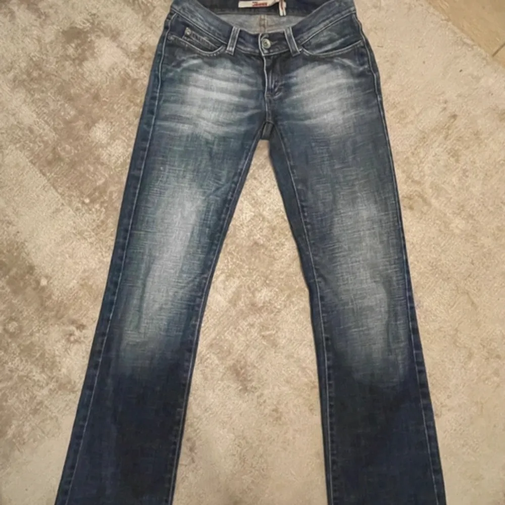 Dem är för små för mig jeansen är dock så snygga på 😪. Jeans & Byxor.