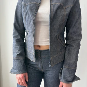 Jeans sett - Jeans sett. Jättefint och trendigt. 