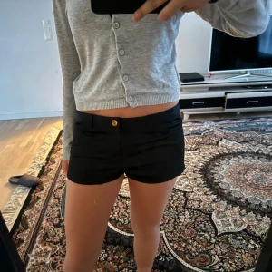 Shorts - Shorts från zara, knappt använda! Passar jätte bra nu till sommaren 