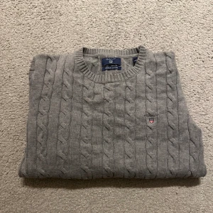 Gant tröja - Riktig snygg gant tröja i bra skick. Storleken är xs och kan såklart gå ner i pris vid snabb affär🔥