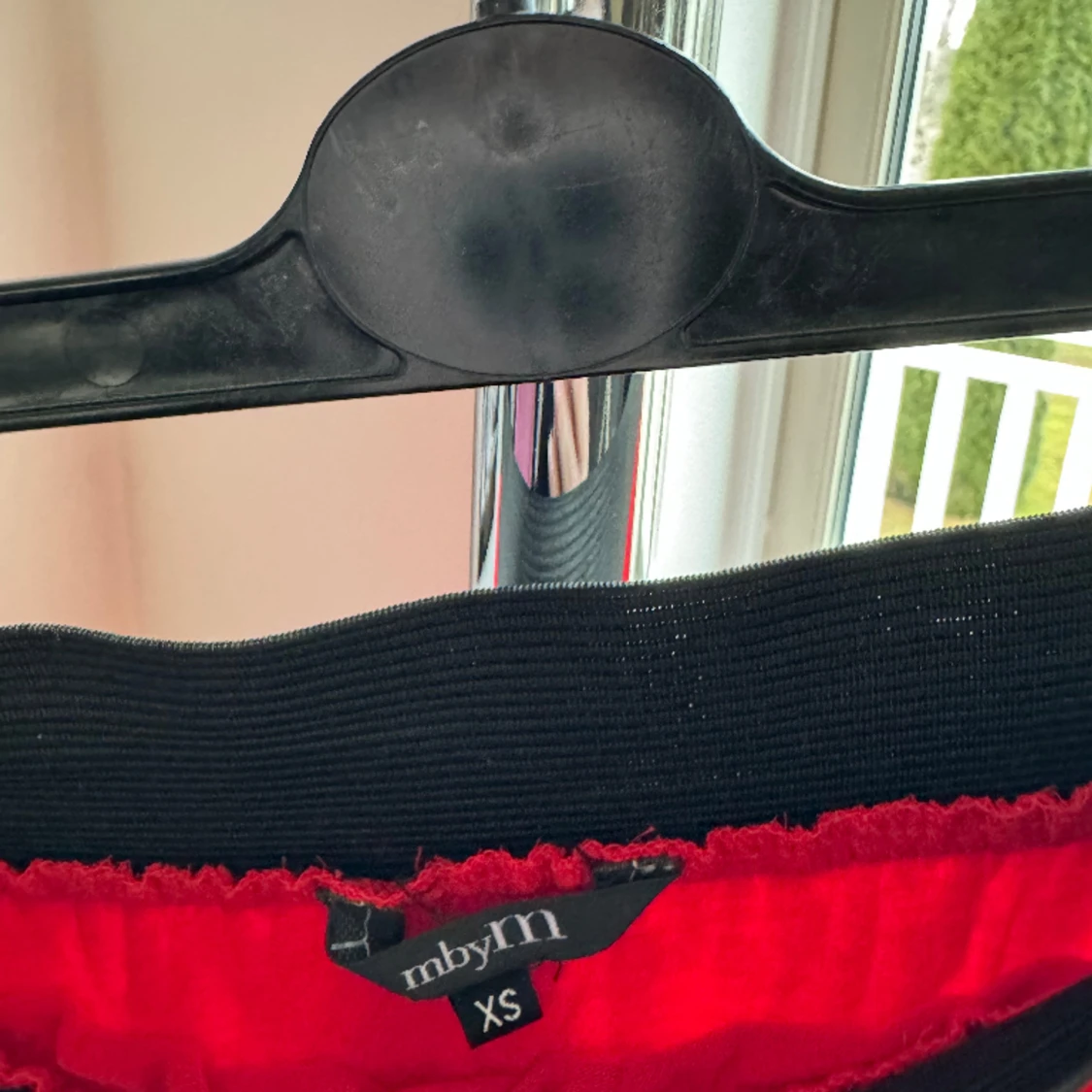 Röd lång kjol  - 90