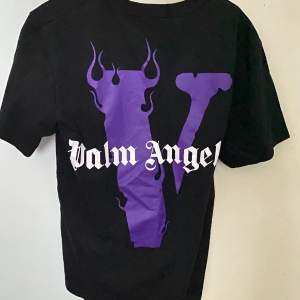 Vlone x Palm angels tröja Köpt i USA begagnad  Pris kan diskuteras 