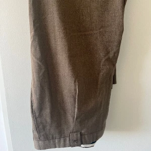 Burberry Stretch Byxa - Fin och stilren Burberry Stretch Byxa i mycket bra skick, 9/10.