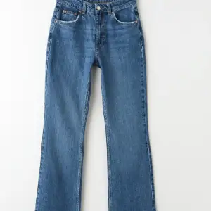 Jeans från ginatricot, knappast använda. Dem är helt slutsålda på hemsidan. Mycket bra sick! Inga defekter. 