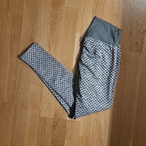 Träningsleggins  - Storlek s, aldrig använda 