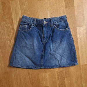 Jeanskjol - Storlek 32