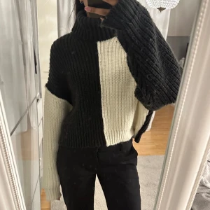 Stickad tröja  - Tjock stickad tröja, använd 2-3 gånger. 