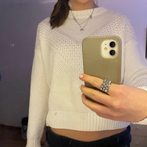 Vit tröja  - Superfin jättebra skick inte kommit till användning 