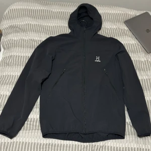 Haglöfs vindjacka  - För liten för mig som jag fick i present. Storlek M