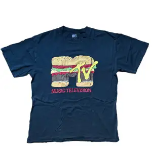 Säljer denna coola MTV t-shirt som jag fick i present, men som jag inte har använt knappt. 