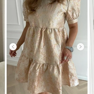 BYIC klänning💞 - Jätte söt BYIC klänning som inte finns att köpa längre. Ny pris 950kr 💞💞