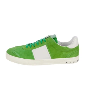 Valentino flycrews - Säljer nu dessa valentino flycrews i storlek 47 skorna är i nya pris 4300kr pris är ej hugget i sten skriv i dm för mer information 