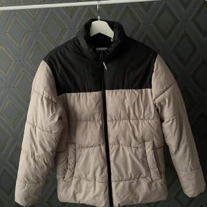 Puffer jacka från Jack and jones Mycket bra skick