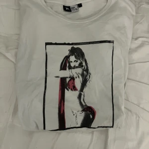 Snuskig graf tröja - Tjo, säljer nu denna riktigt smexiga tröja, nästan sprillans ny och inga fel på tröjan 10/10. 🍾🙌🗿🗿