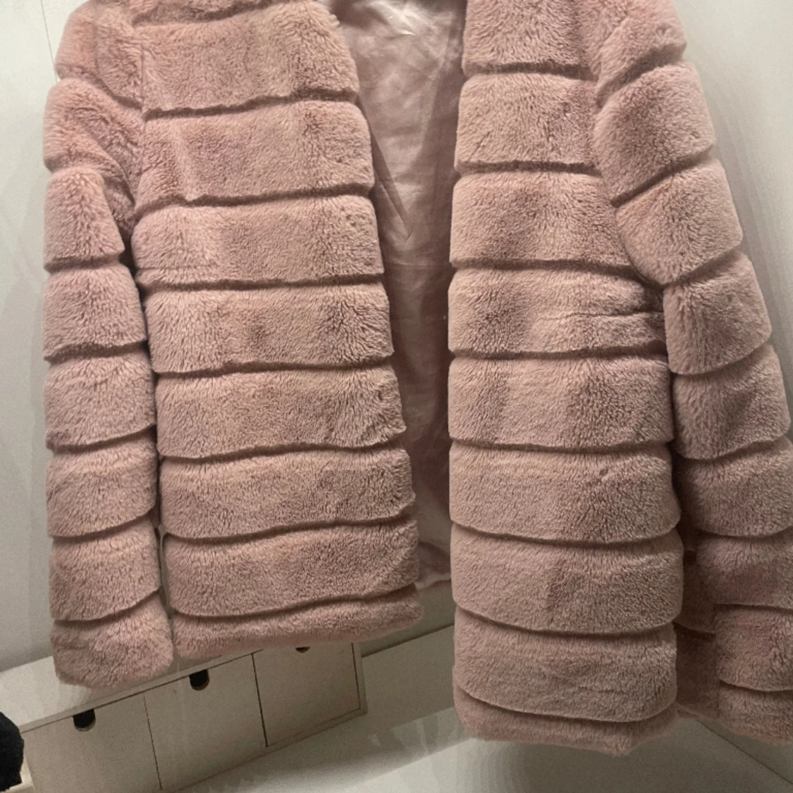 Pälsliknande jacka  - 90