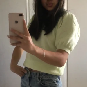 Stickad tshirt - Flitigt använd men väldigt fint skick. 