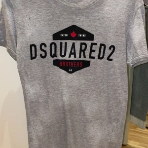 Dsquared tshirt - Dsquared thirst i storlek S 