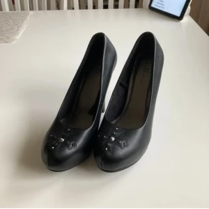 Vox Klackskor - Klackskor från Vox Shoes i storlek 36. Köparen betalar för frakten🥰❤️
