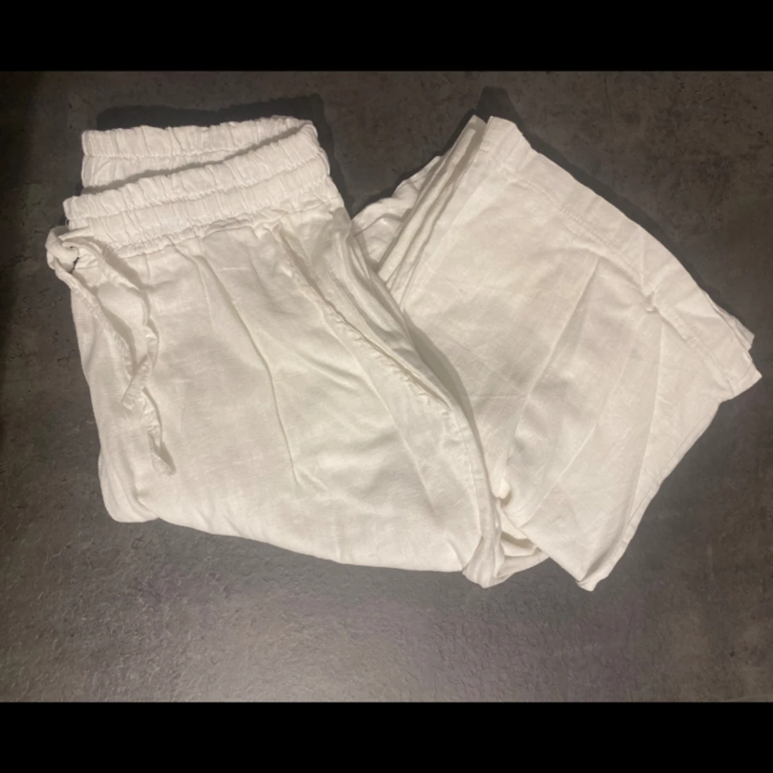 Snygga baggy lågmidjade linnebyxor