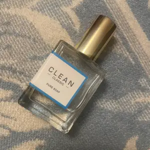 Använd 2-3 gånger 30 ml clean parfym  Ny pris 495