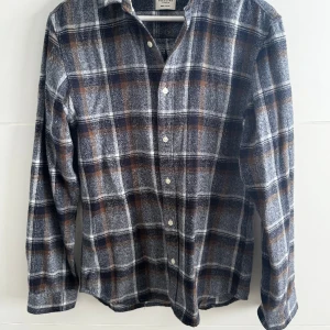 Flanellskjorta  - En snygg flanellskjorta från Selected Home!