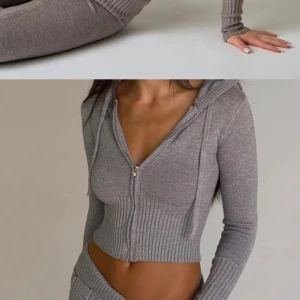 Grå mjukissett  - Populära mjukis sättet i grå, endast använd två gånger. Båda delarna😊Köpt för 1000