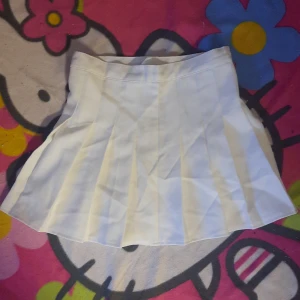 Vit Veckad schoolgirl tennis kjol - Storlek; XS