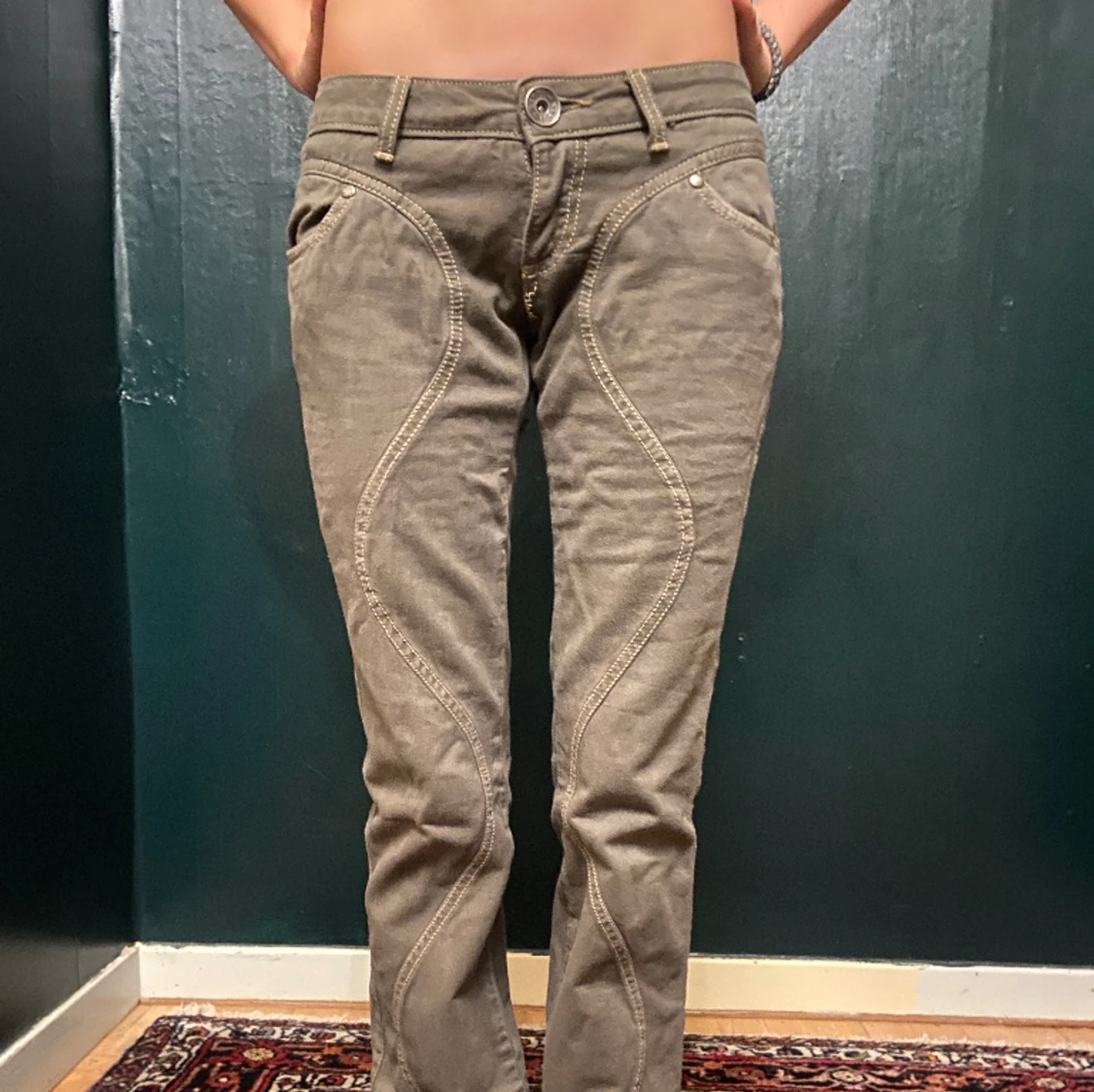 Gröna lågmidjade byxor!