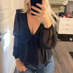 Svart blus - Från bik bok storlek s! 