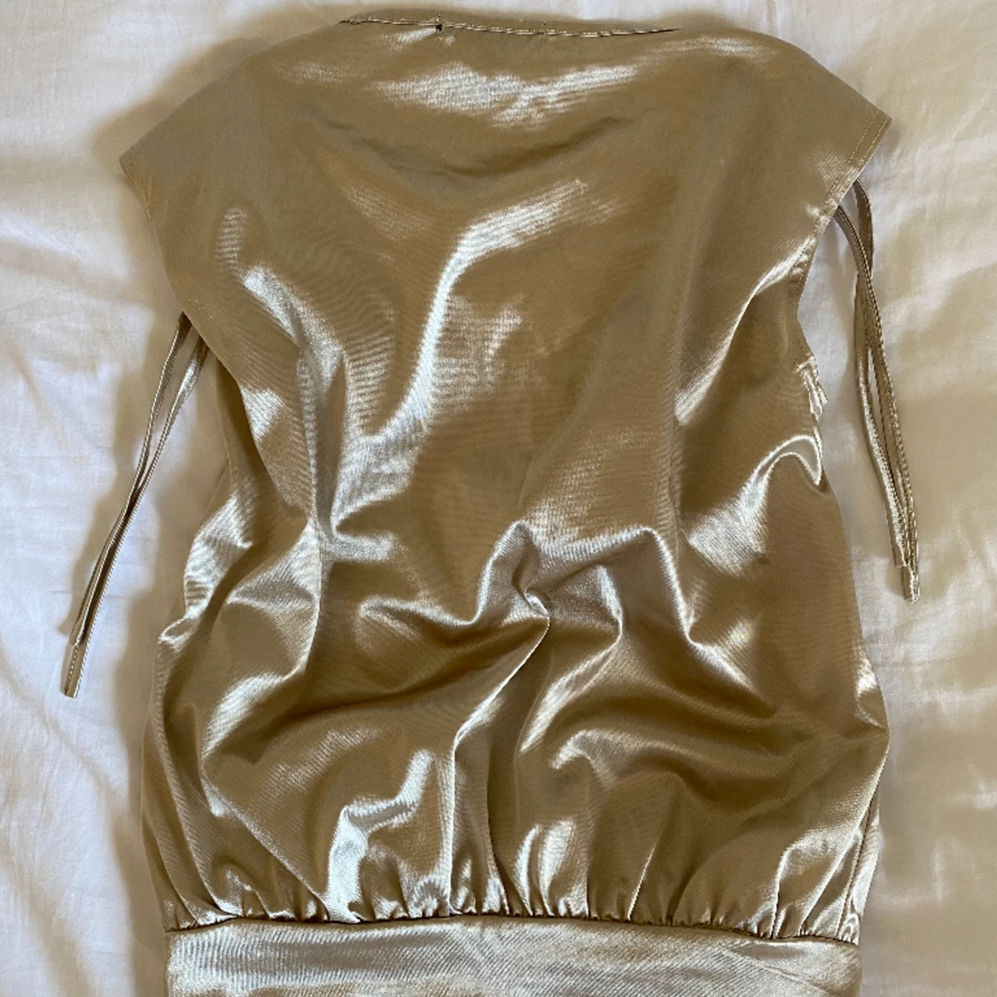 Guldig festtopp - 91