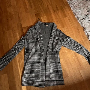 Kavaj  - Varsamt använd  