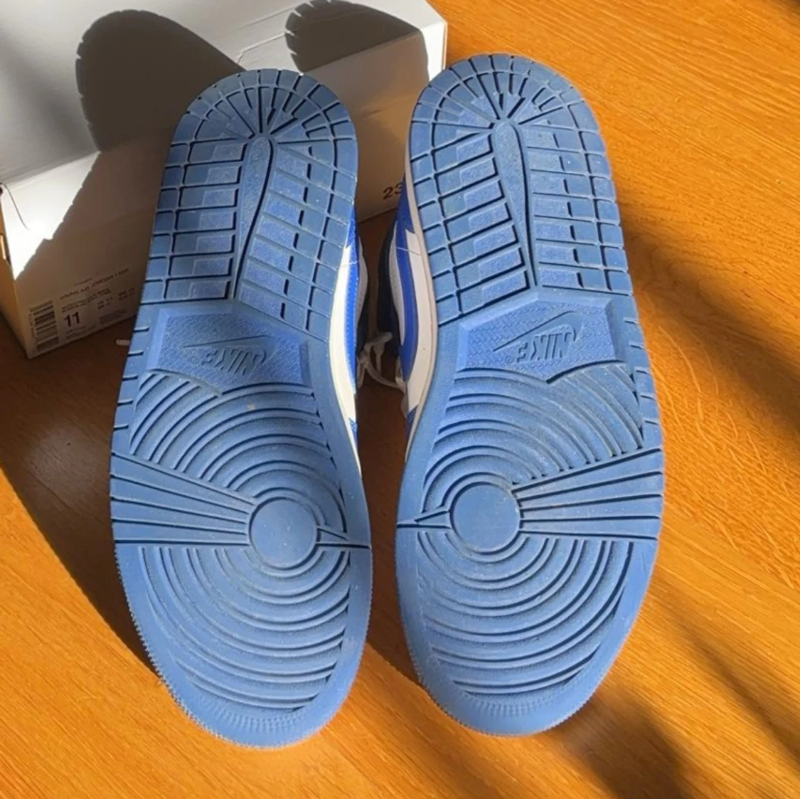 Jordan 1 mid Kentucky Blue - 91