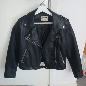 Skinnjacka - Skinnjacka ifrån noisy may