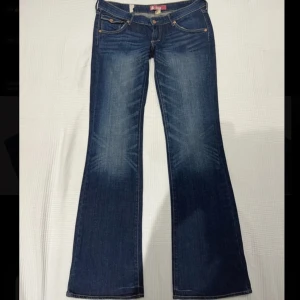 Jeans - Mörkblå jeans från hm💙