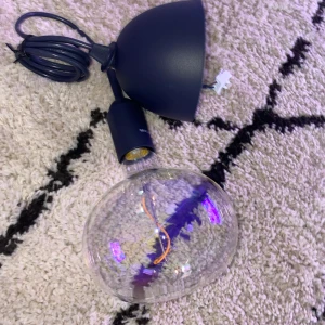 Helt ny lampa - Nattbelysning från Ikea. Har inte haft användning av den. Säljer med sladd (komplett som på bild) passar bra som fönsterlampa också.  Finns att hämta i Göteborg. 