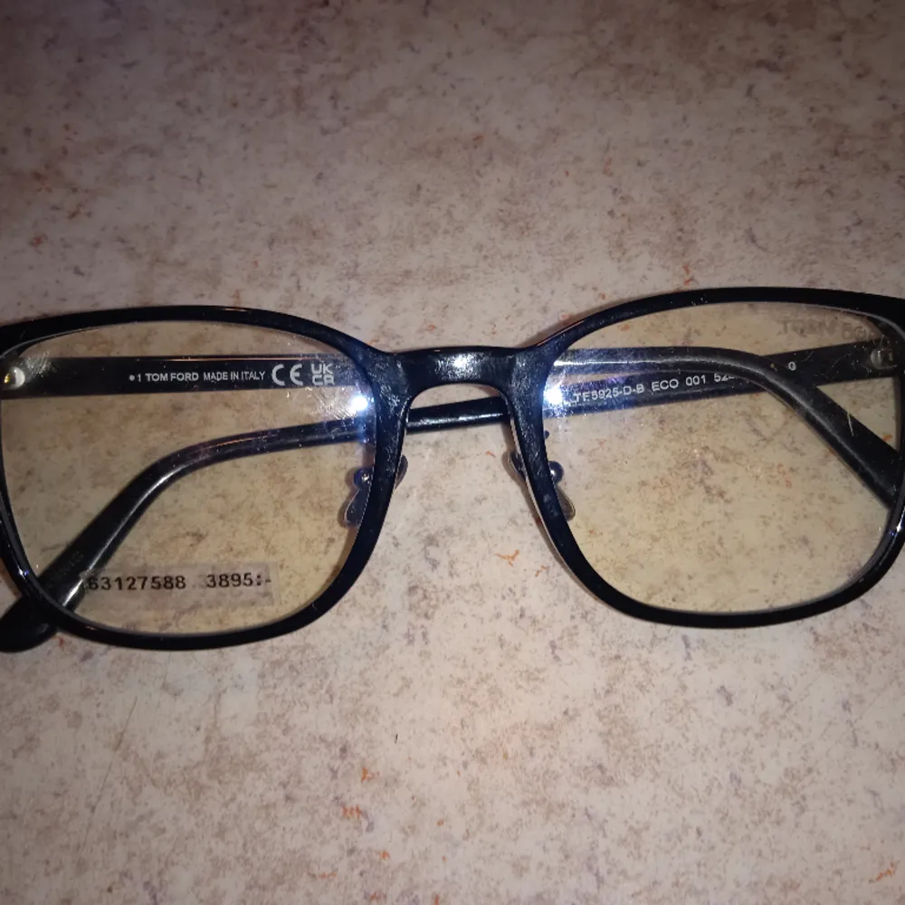 Helt nya Tom Ford glasögonbågar . Accessoarer.
