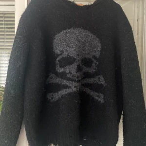 Skull mohair knit sweater (Curse) - Långärmad tjocktröja från @onlycurse på ig, använd fåtal ggr, 10/10 condition utan tecken på användning  oversized passform, XL