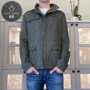 Field jacka - Tja, säljer nu denna sjukt feta field jackan i stl M! Hör av dig vid frågor eller funderingar eller för fler bilder!