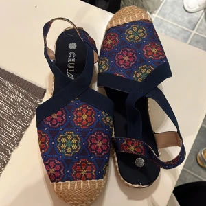 Sandaler  - Super fina helt nya köpta i Mexico 