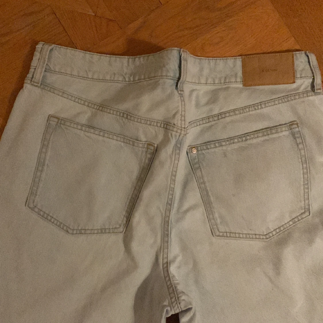 Säljer mina jeans som aldrig kommer till andvändning  - 90