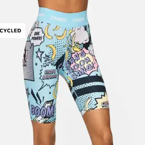 Säljer mina stronger shorts i storlek S. Använda 1 gång och kommer inte till användning. Perfekt nu inför vår och sommar. Nypris 599, jag säljer för 299kr