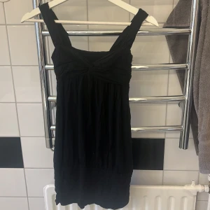 Tunika klänning svart - Svart tunika i bra skick! 