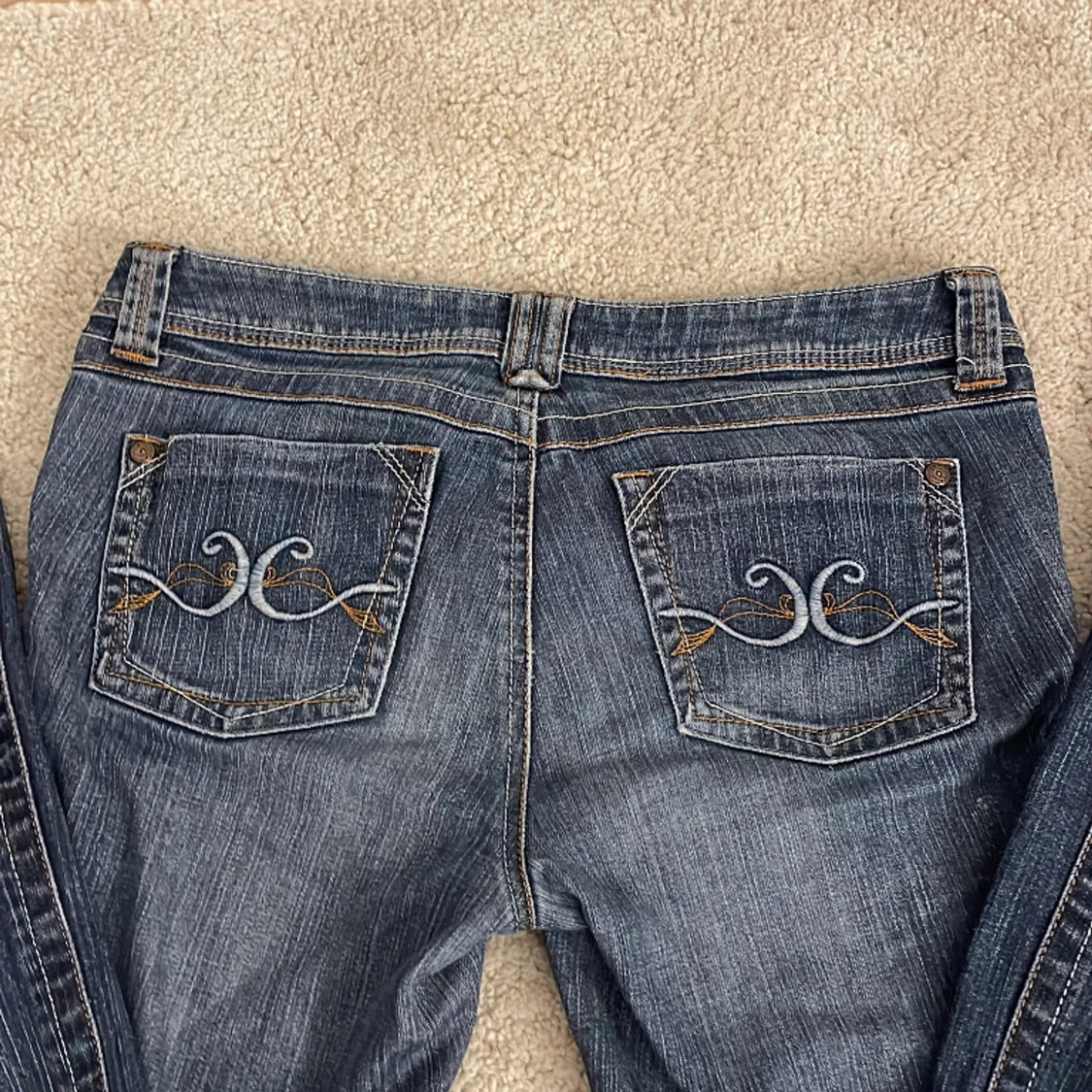 Lågmidjade bootcut jeans