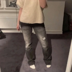 Ltb valerie jeans - Säljer dessa slutsålda och eftertraktade jeans från ltb valerie i storlek 27/32. Supersnygga, i toppskick💕