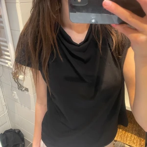 Tröja - Tröja med fin hals