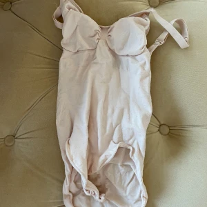 Skims shapewear - Skims shapewear, aldrig använd! 