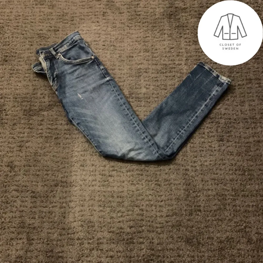 Skick 9,5/10🔥 Nypris 1600kr vårat pris 339kr🍾 Hör av er vid frågor. Jeans & Byxor.