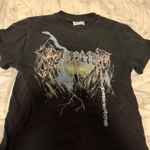 Weekday t-shirt - Weekday tisha, används Inge mer lika bra o bli av me skiten 