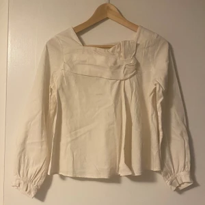 Blus för barn - Jätte fin barn blus passar kanske 12 åringar  Super söt inga defekter 