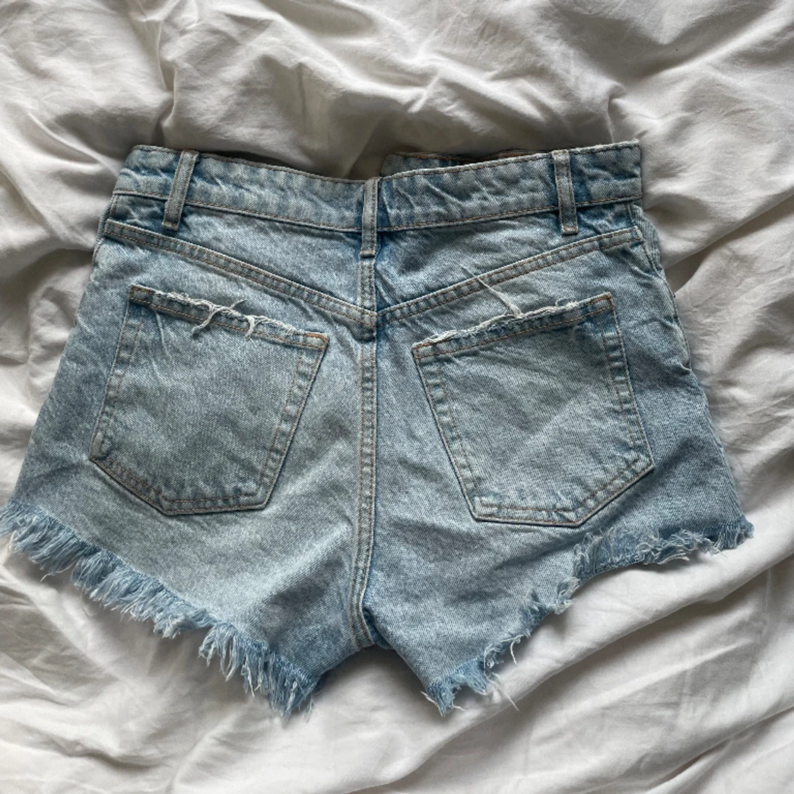 Ljusblå jeansshorts, ZARA - 90